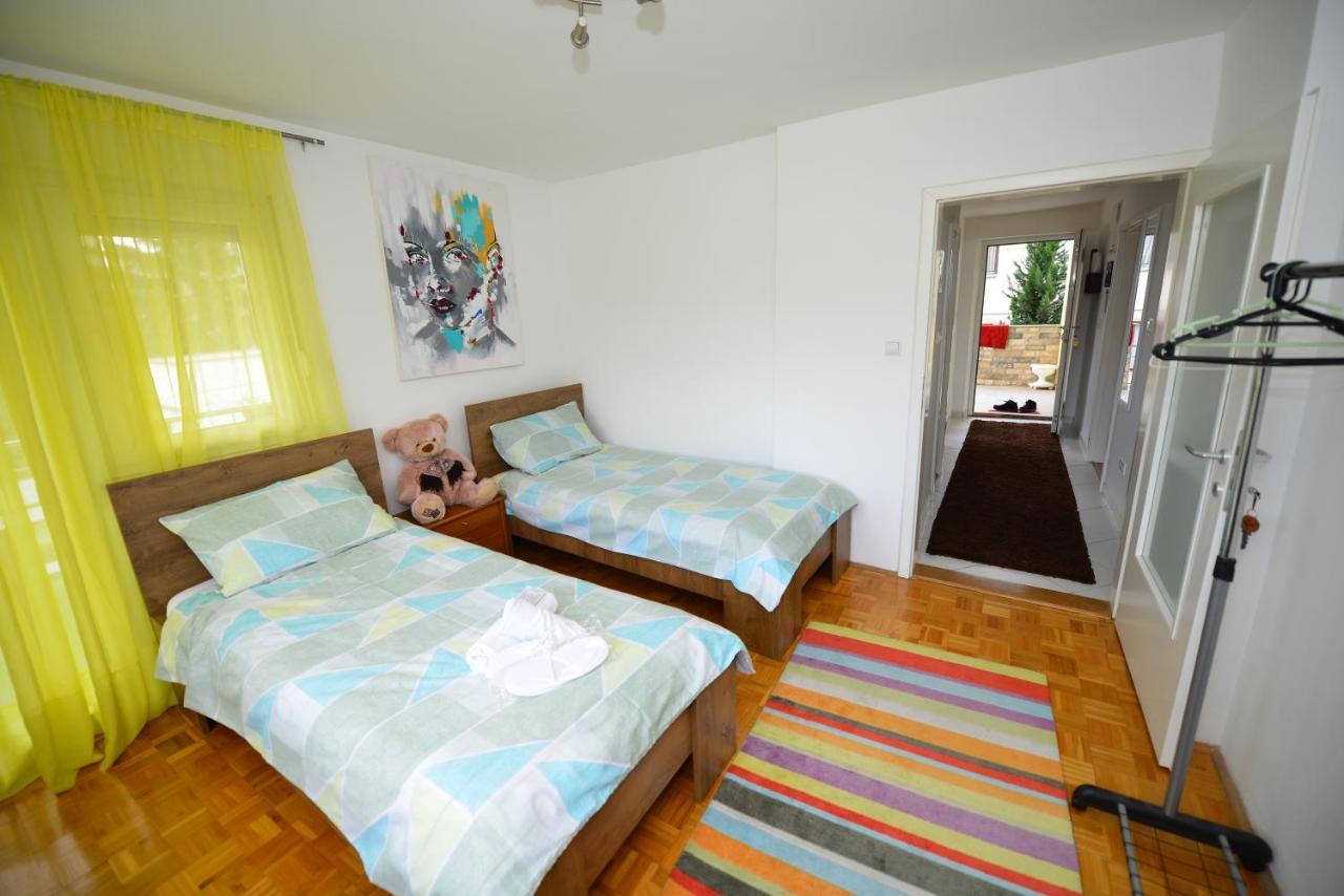 Apartment Mirela Сараево Экстерьер фото